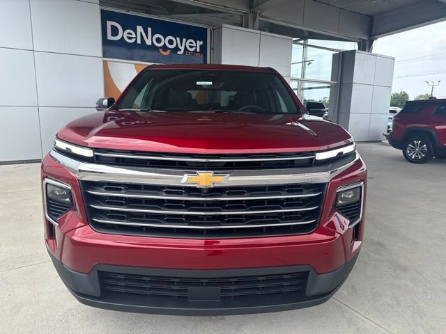 New 2026 Chevrolet Traverse LT w/ Driver Confidence Package AWD/4WD image 2
