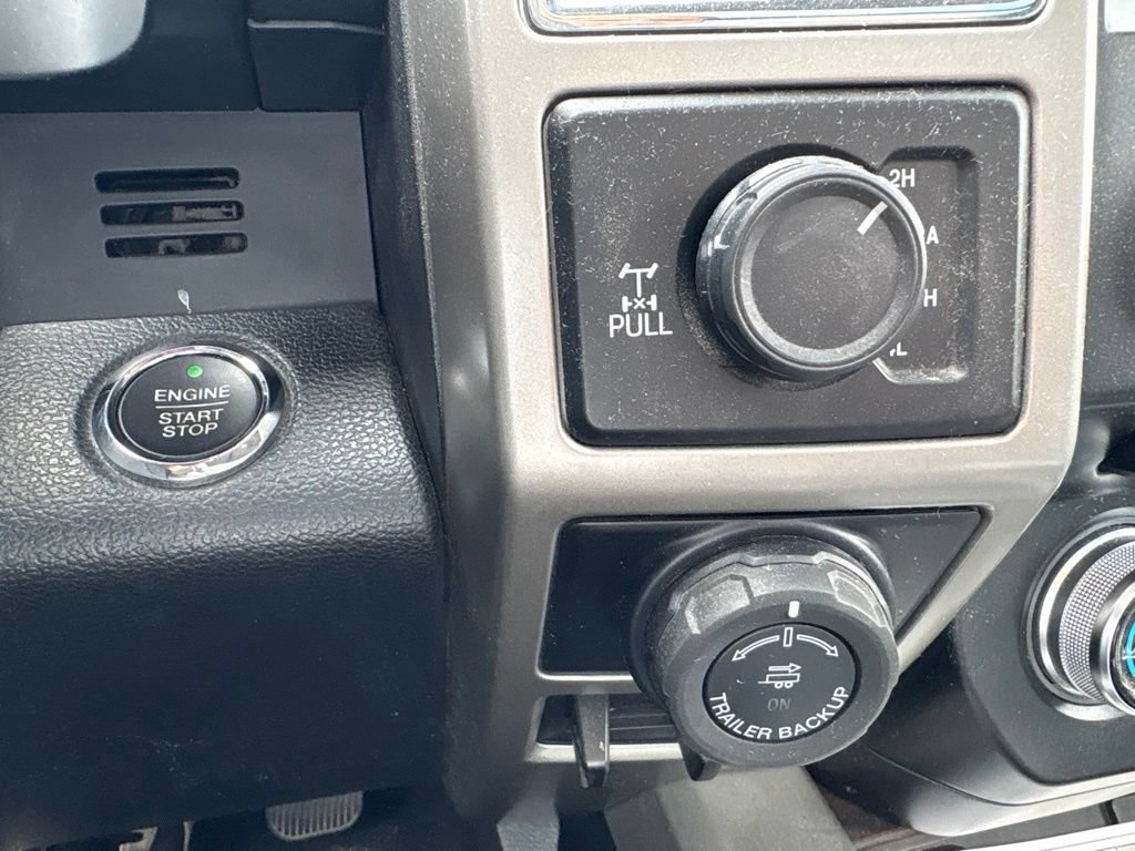Used 2016 Ford F150 Lariat w/ Equipment Group 502A Luxury AWD/4WD image 26