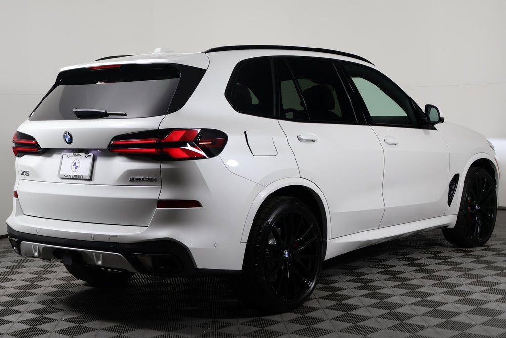 New 2026 BMW X5 xDrive40i w/ M Sport Package image 2