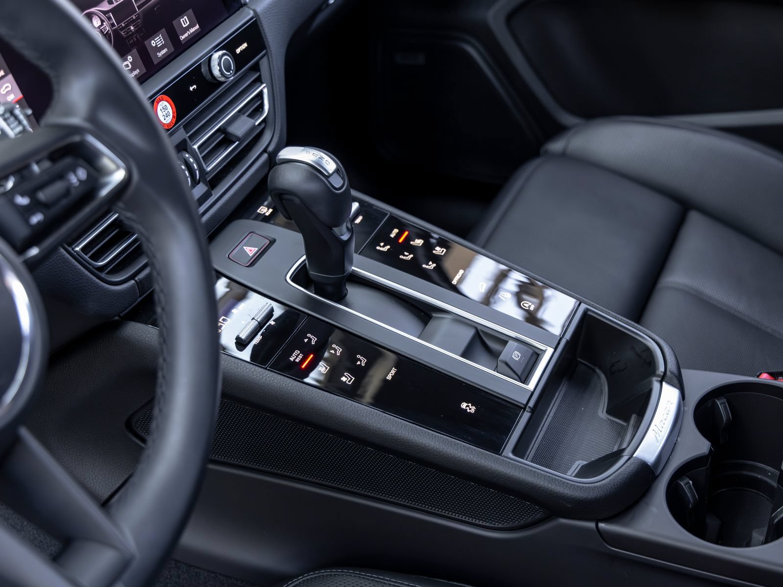 Certified 2026 Porsche Macan AWD/4WD image 38