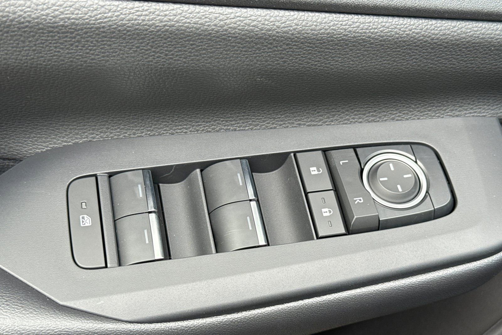 New 2026 Toyota Prius Plug-In Hybrid image 12