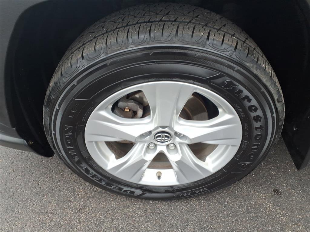 Used 2019 Toyota RAV4 XLE image 10