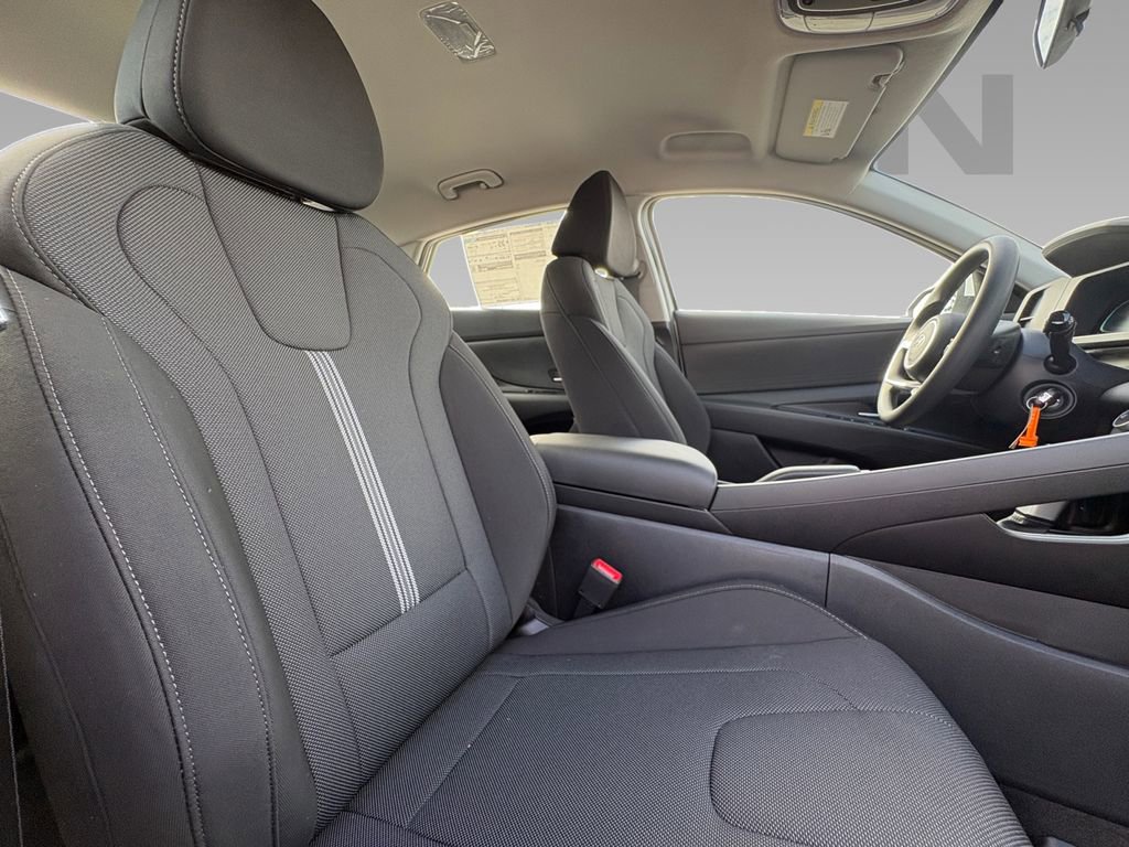 New 2026 Hyundai Elantra SE FWD image 8