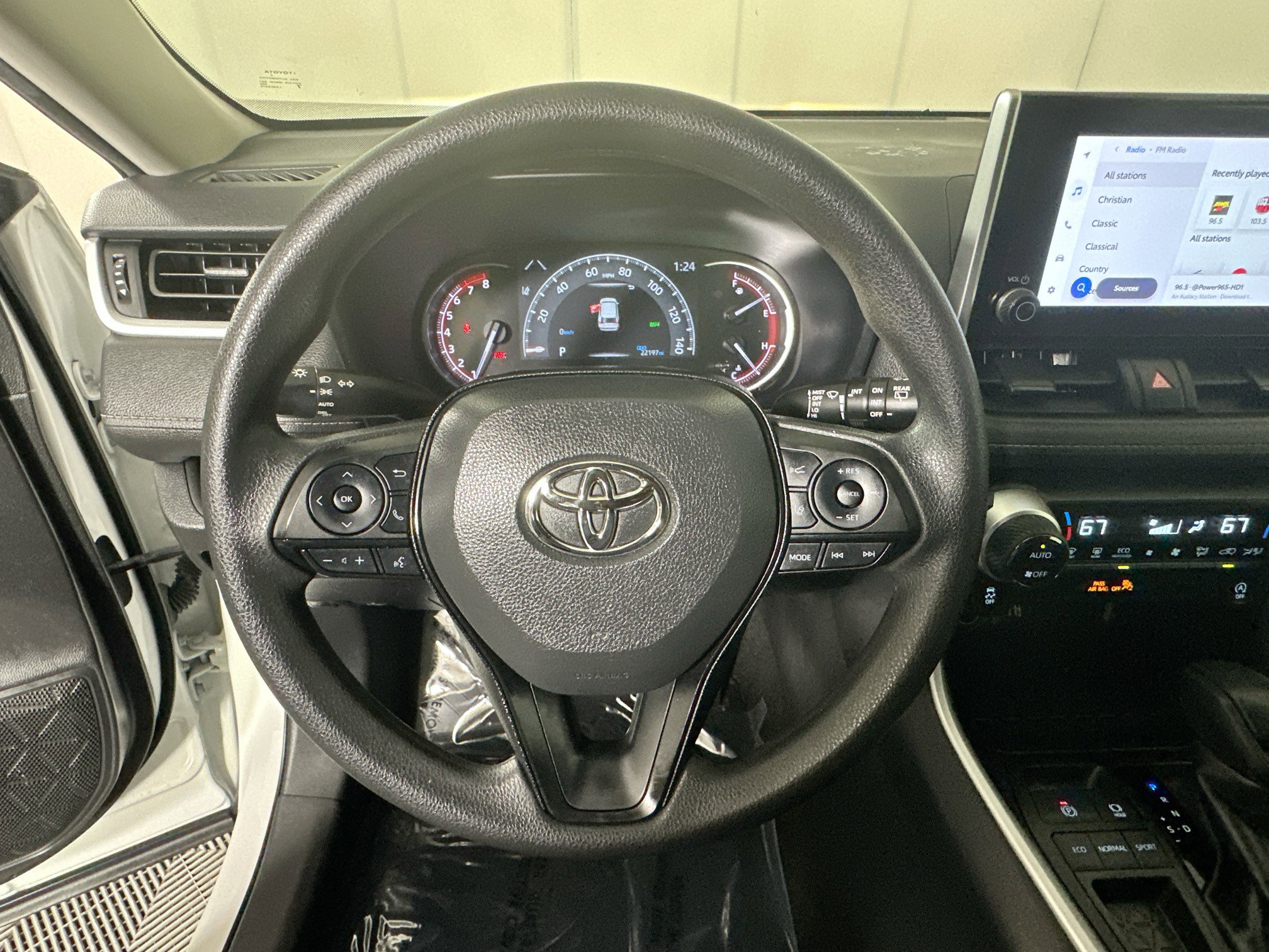 Used 2023 Toyota RAV4 XLE image 15