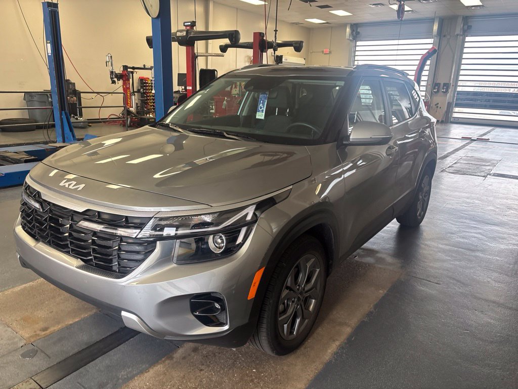 Used 2024 Kia Seltos S FWD image 2
