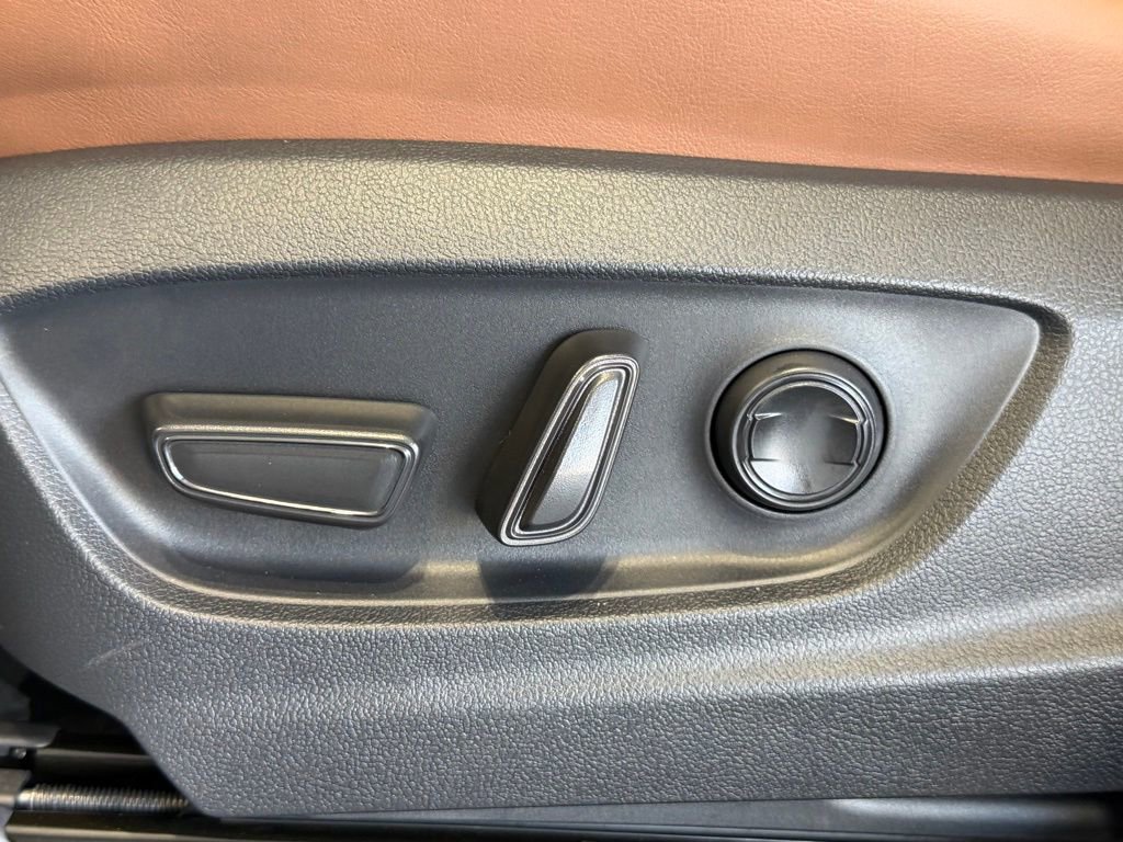 New 2026 Toyota Crown Signia AWD/4WD image 18