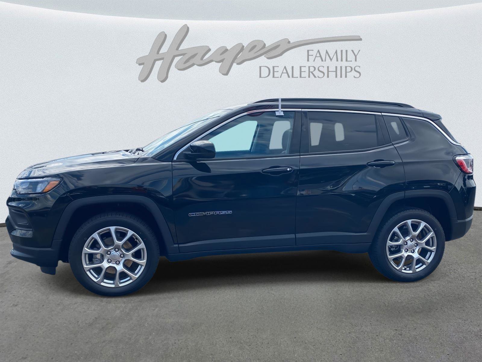 Used 2022 Jeep Compass Latitude image 9