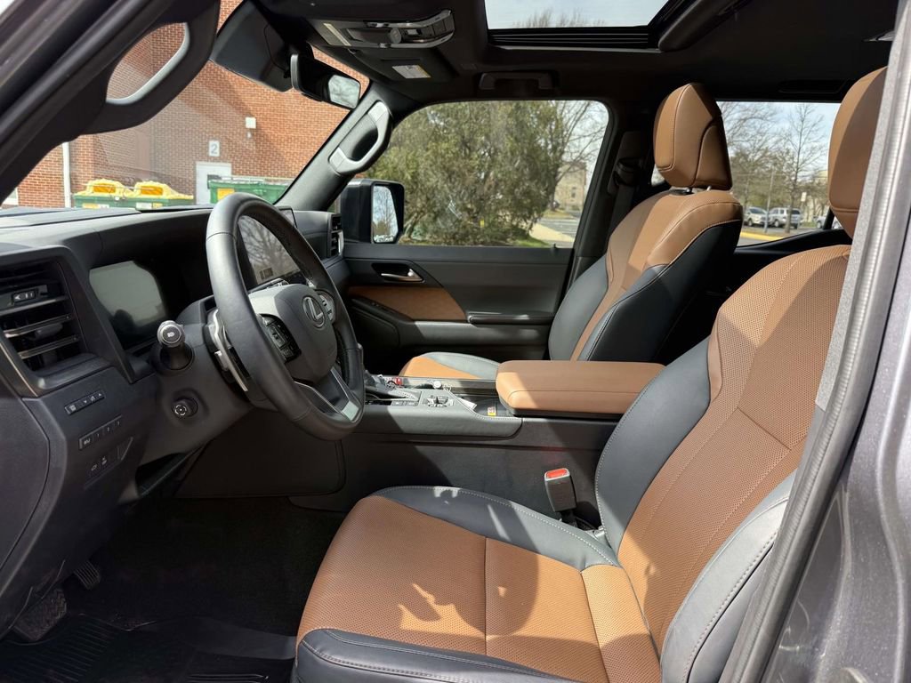 Used 2025 Lexus GX 550 Premium+ w/ Accessory Package (2T) image 13