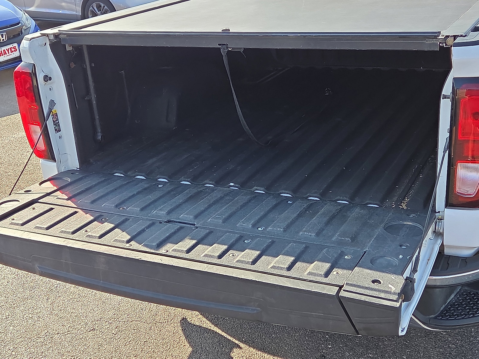 Used 2022 GMC Sierra 1500 SLE image 9