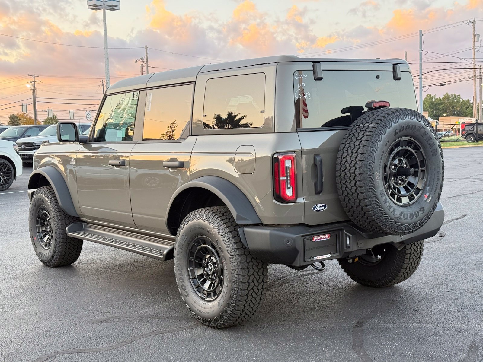 New 2026 Ford Bronco Outer Banks w/ Sasquatch Package AWD/4WD image 5
