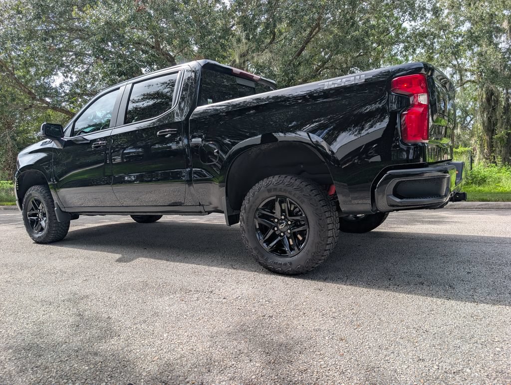 Used 2025 Chevrolet Silverado 1500 LT Trail Boss w/ Dark Appearance Package AWD/4WD image 6