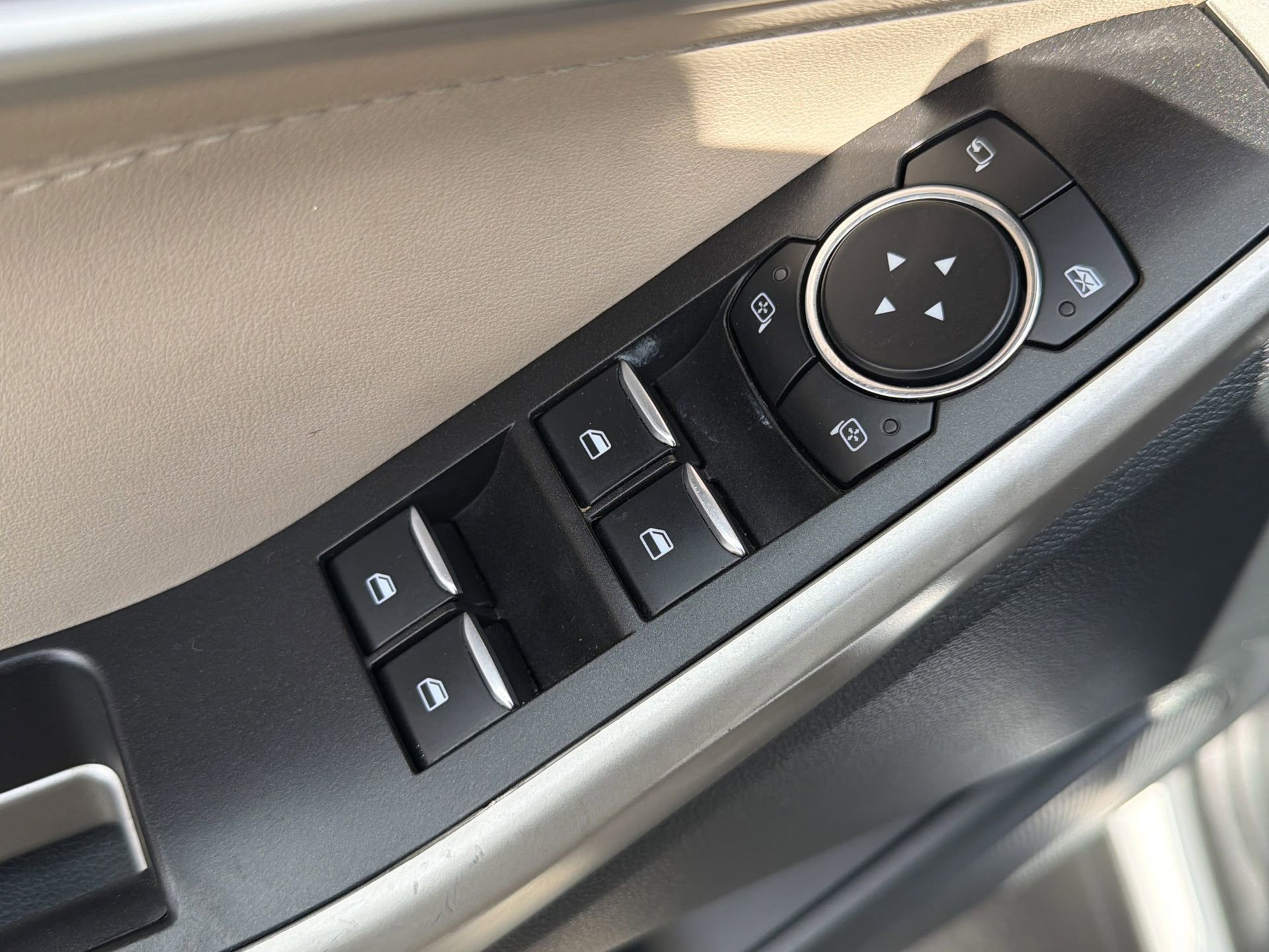 Certified 2023 Ford Explorer Limited image 17