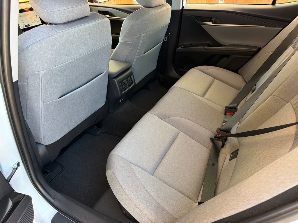Used 2025 Toyota Camry LE w/ Convenience Package image 30