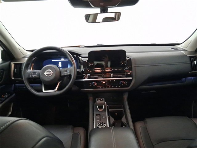 Used 2024 Nissan Pathfinder Platinum w/ Black Appearance Package image 20