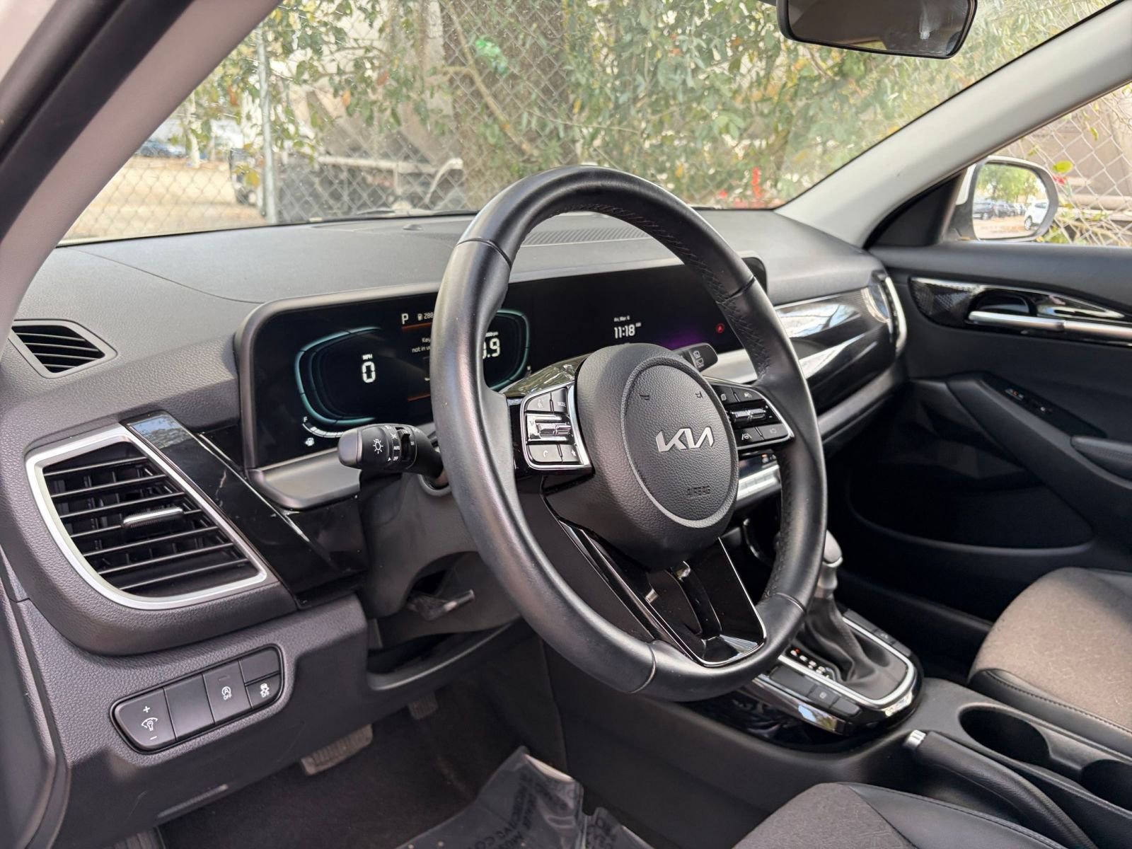 Used 2025 Kia Seltos S image 31
