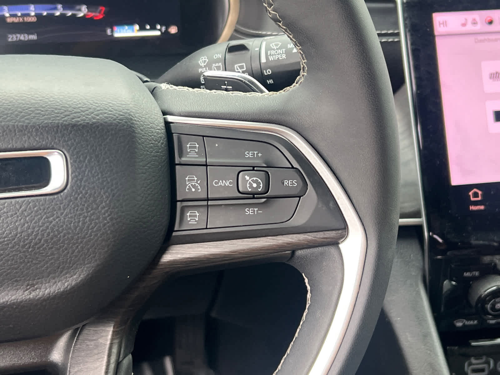 Used 2025 Jeep Grand Cherokee Limited w/ Luxury Tech Group II AWD/4WD image 20