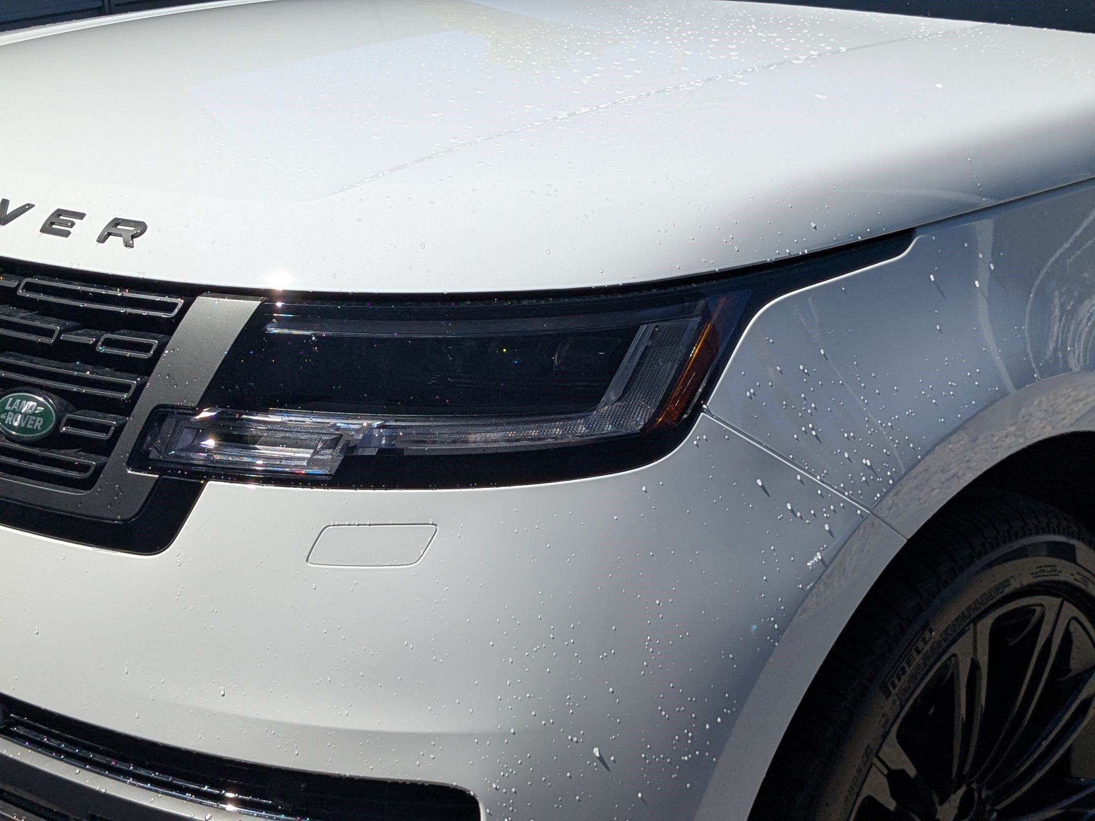 New 2026 Land Rover Range Rover Long Wheelbase SE AWD/4WD image 9