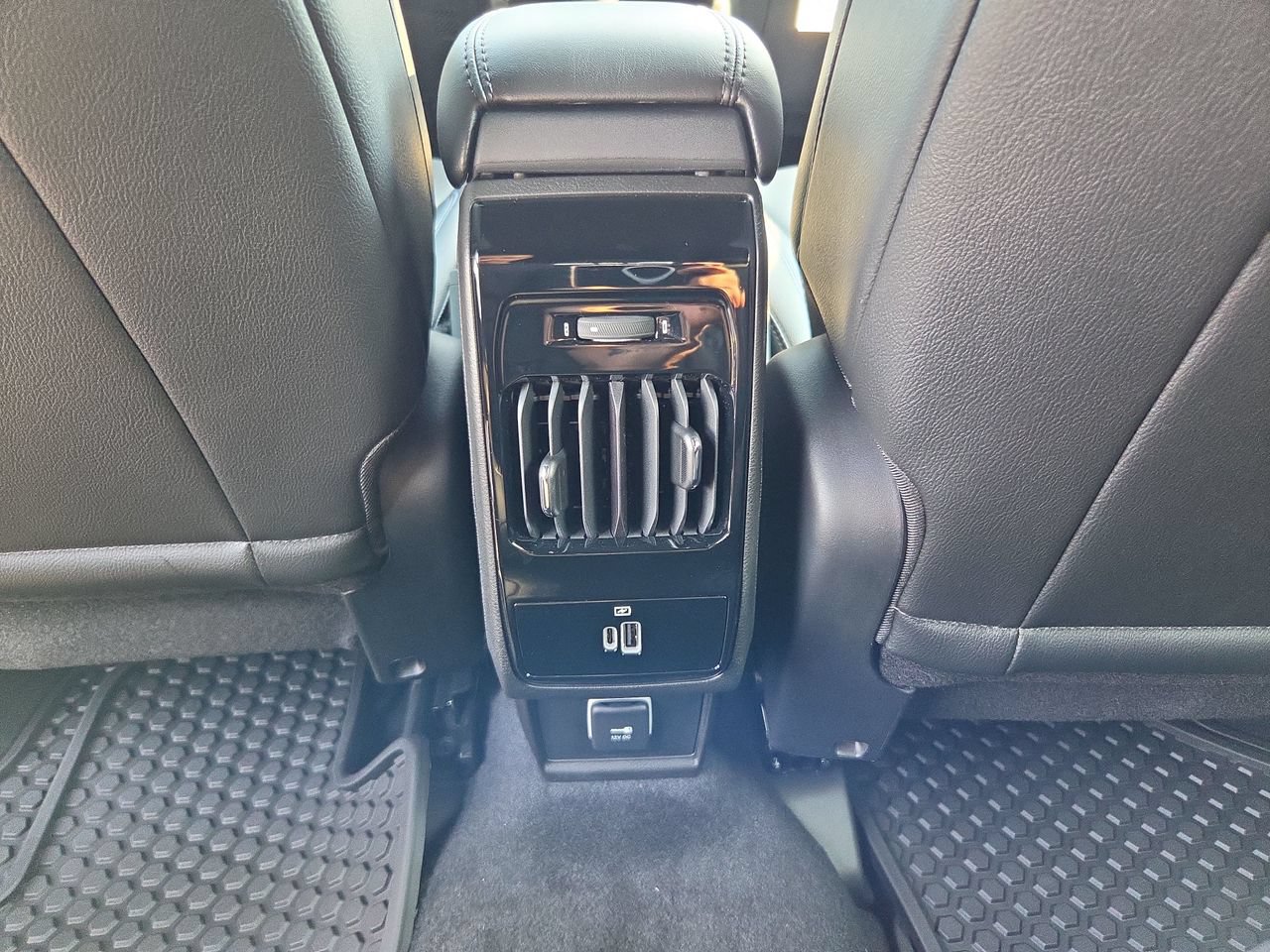 New 2026 Jeep Compass Latitude AWD/4WD image 16