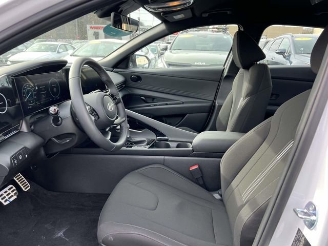 Certified 2025 Hyundai Elantra SEL image 14