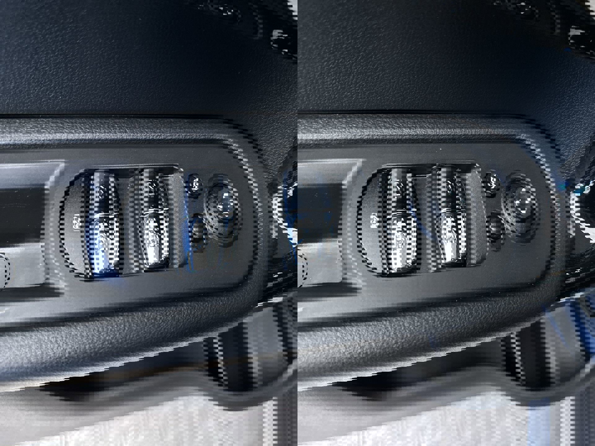 Used 2024 MINI Cooper Countryman S w/ Premium Package image 16