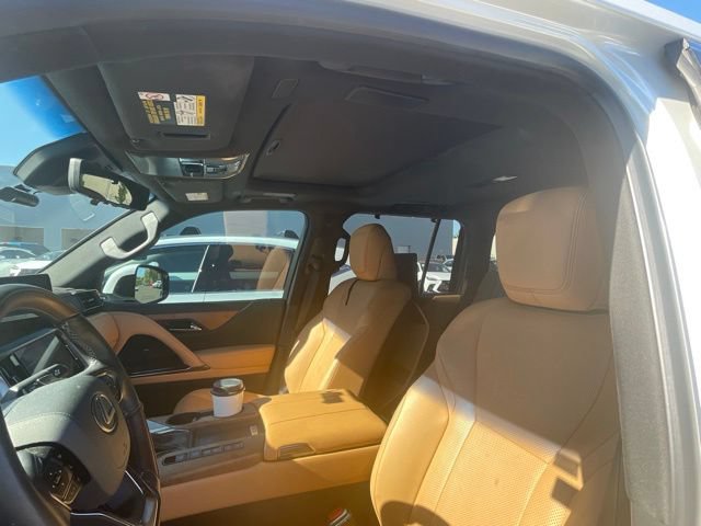 Certified 2025 Lexus LX 600 4WD w/ Accessory Package (Z1) image 7