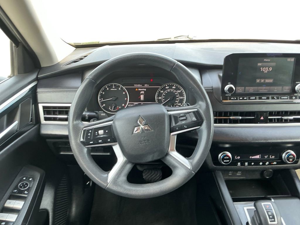 Used 2022 Mitsubishi Outlander ES image 18