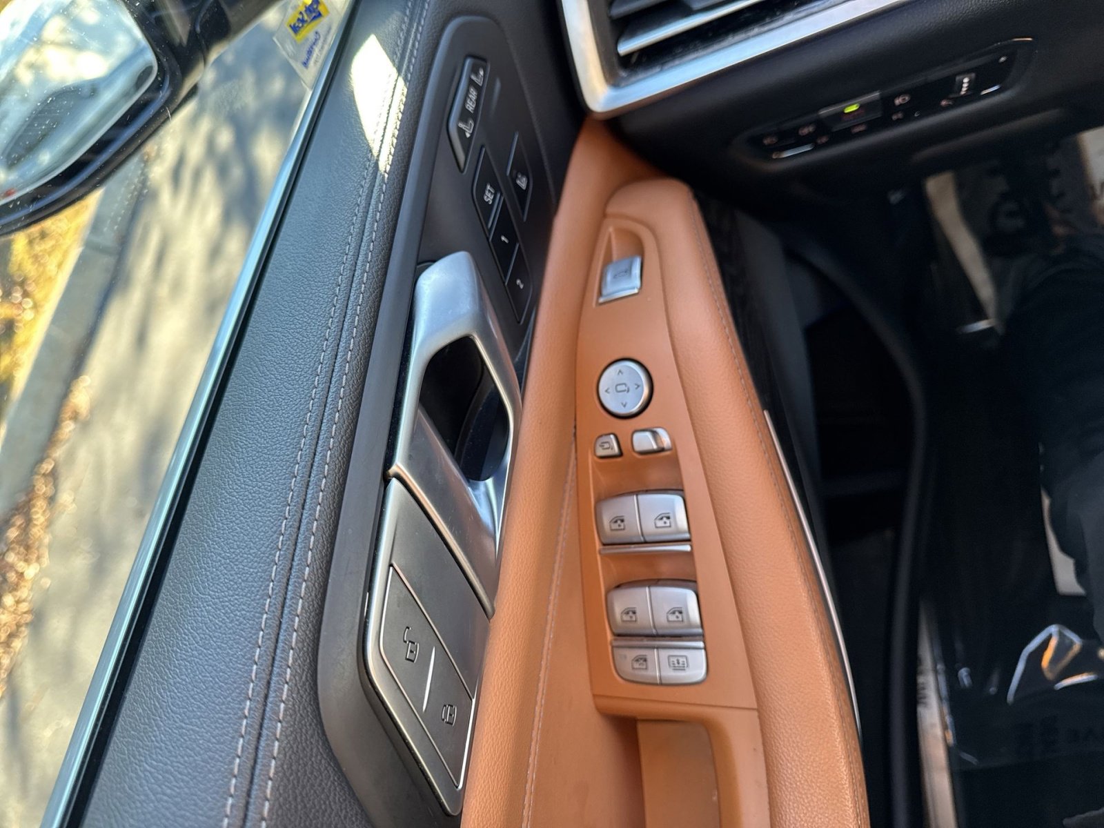 Certified 2022 BMW X7 xDrive40i w/ Premium Package image 13