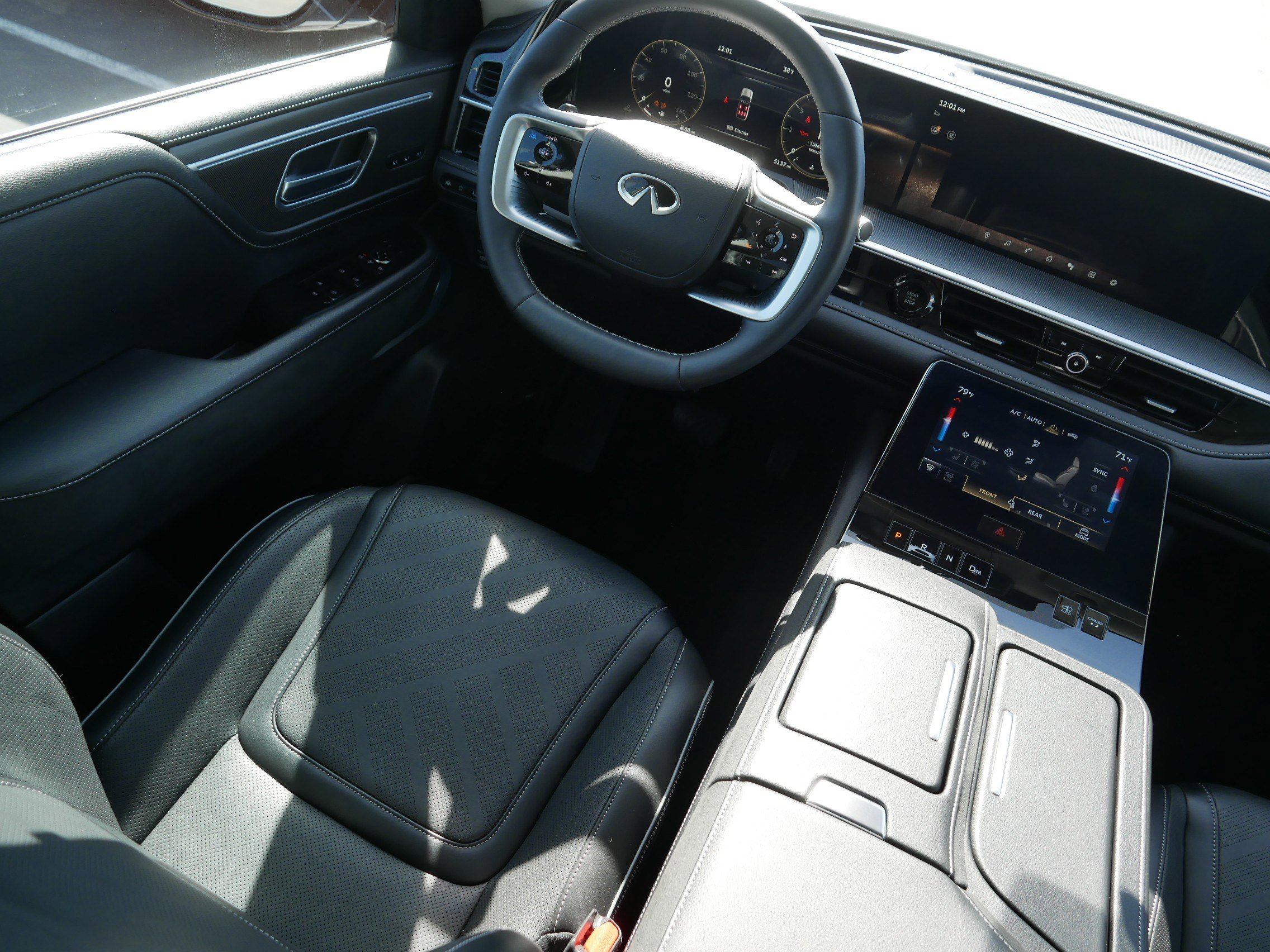 Certified 2025 INFINITI QX80 Luxe image 9