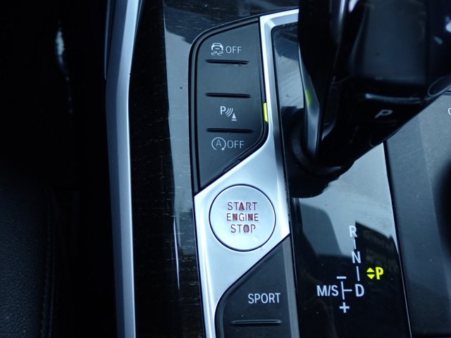 Used 2020 BMW 330i xDrive Sedan w/ Driving Assistance Package AWD/4WD image 22