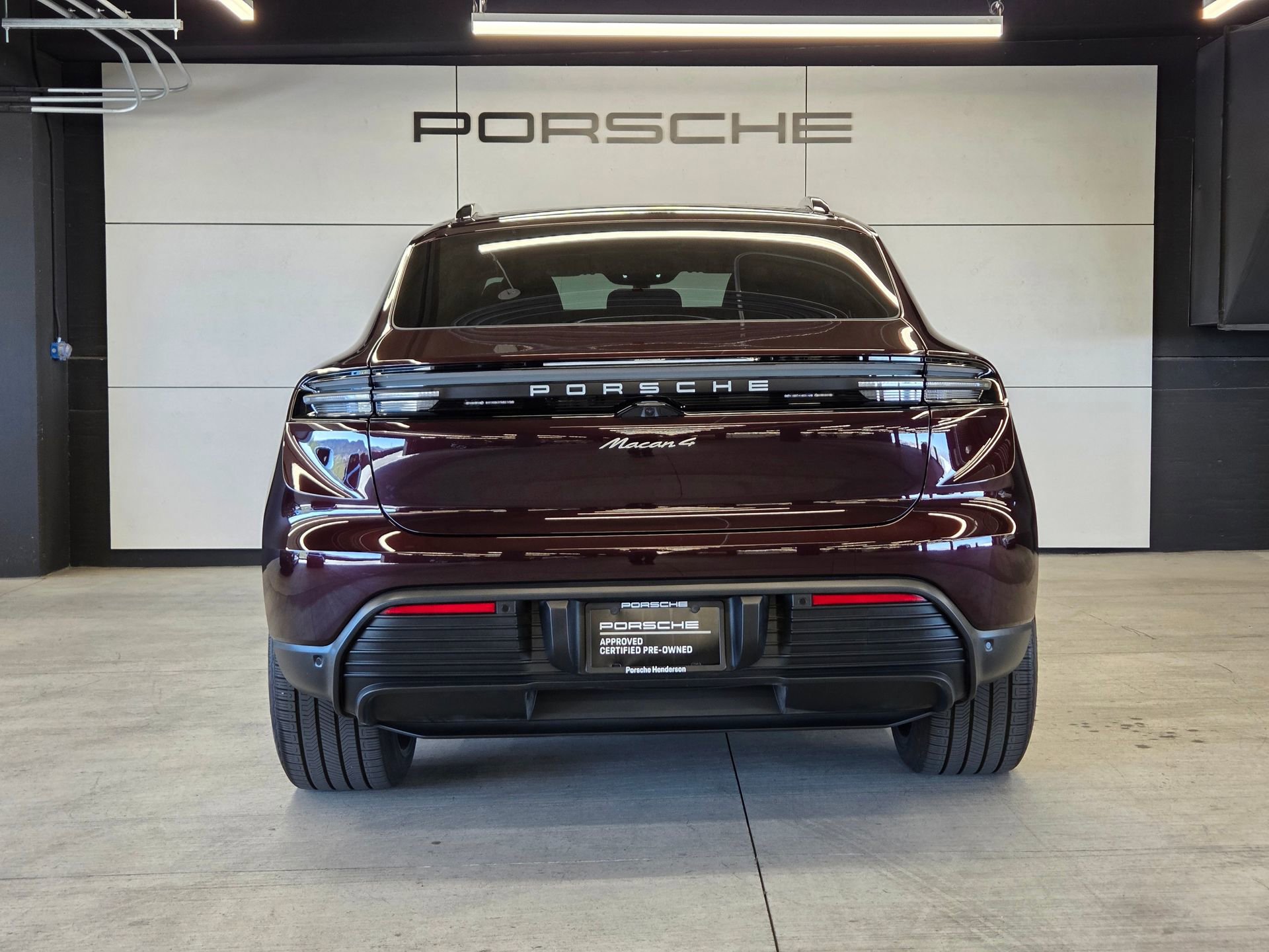 Certified 2025 Porsche Macan 4 Electric image 7