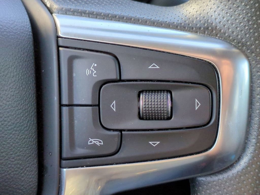 Used 2023 Chevrolet Blazer LT image 25