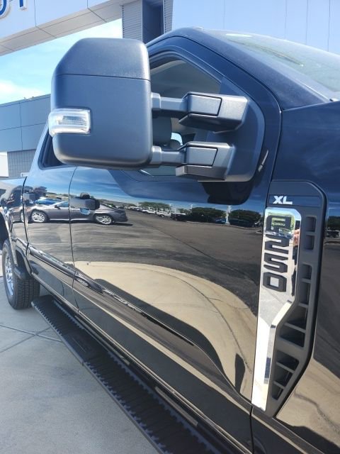 New 2026 Ford F250 XL w/ XL Chrome Package image 11