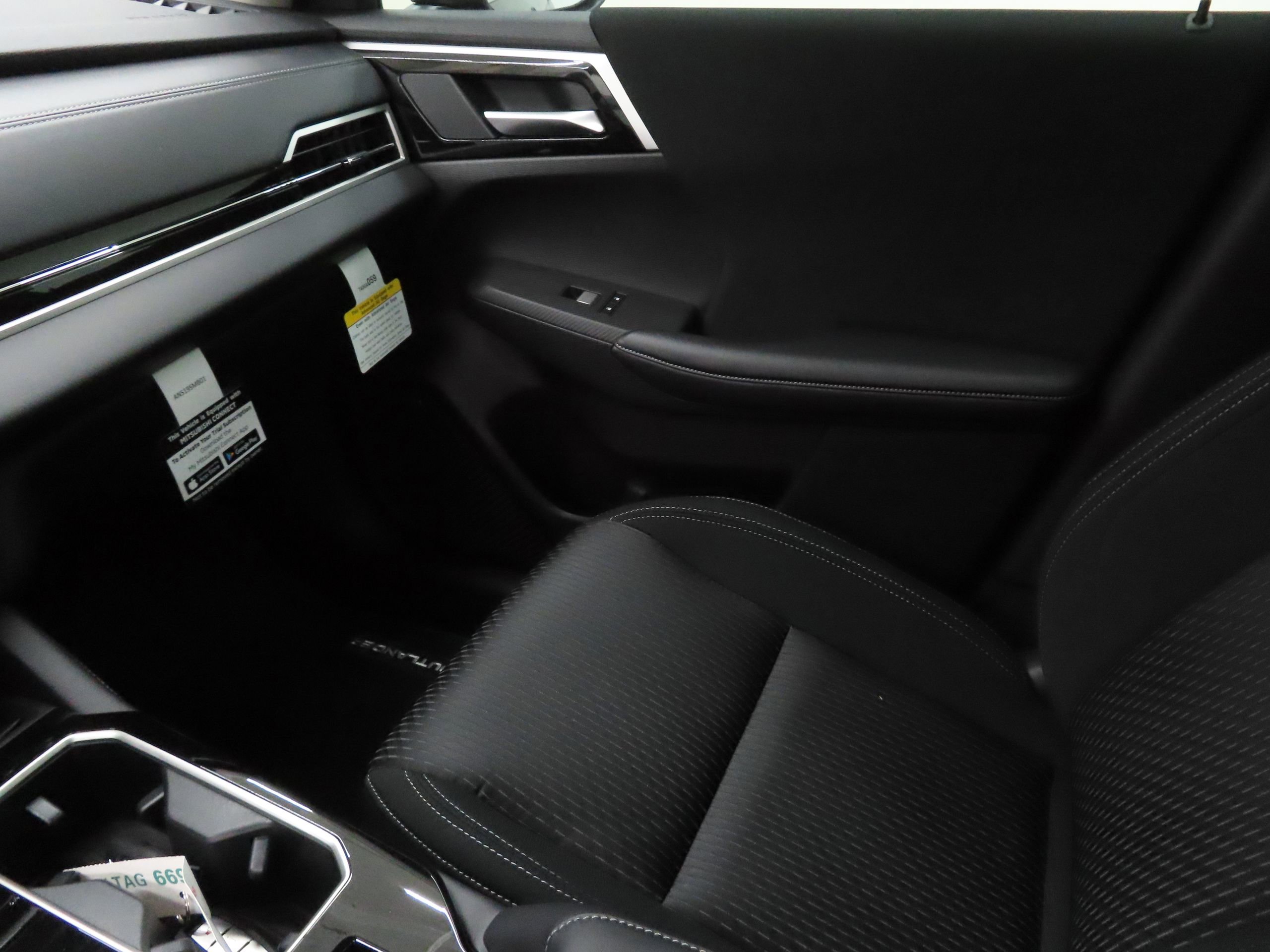 New 2026 Mitsubishi Outlander ES image 18