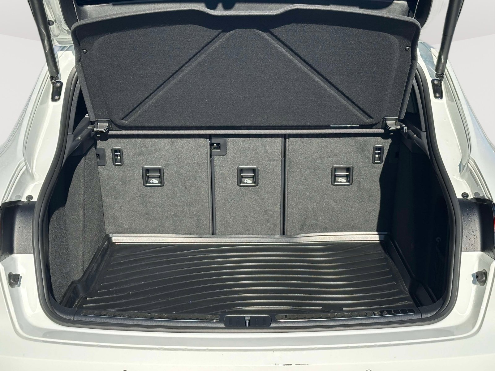 Used 2022 Porsche Macan S image 34