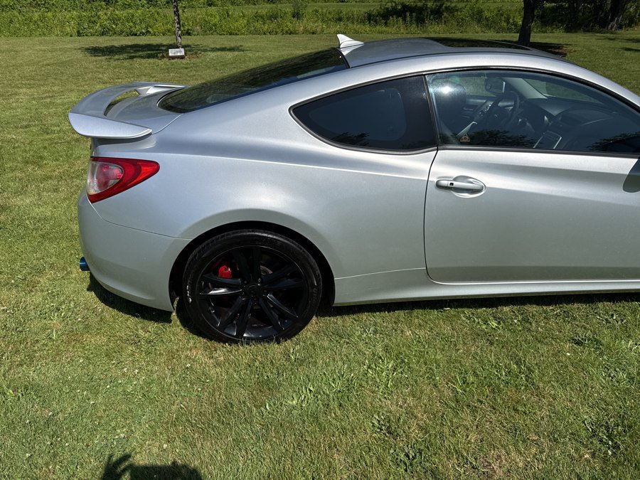 Used 2010 Hyundai Genesis 3.8 RWD image 32