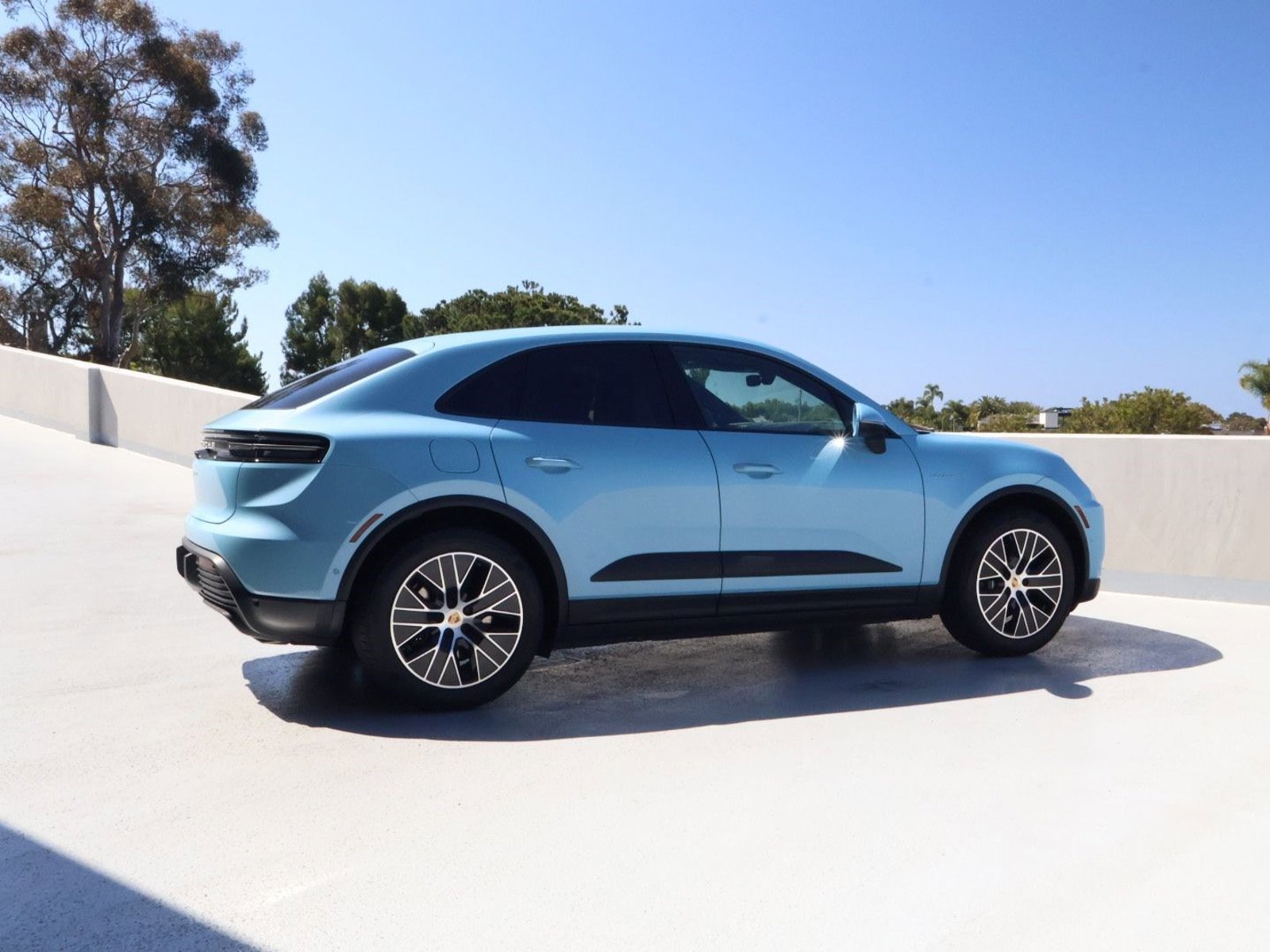 New 2026 Porsche Macan Electric RWD image 8
