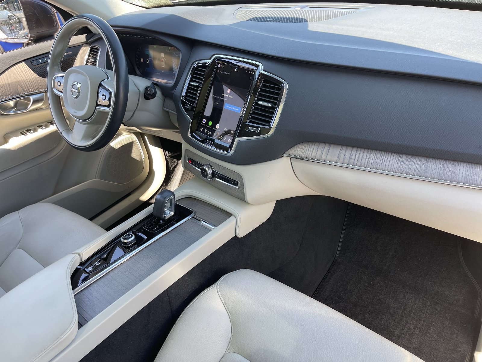 Used 2024 Volvo XC90 B6 Plus AWD/4WD image 14