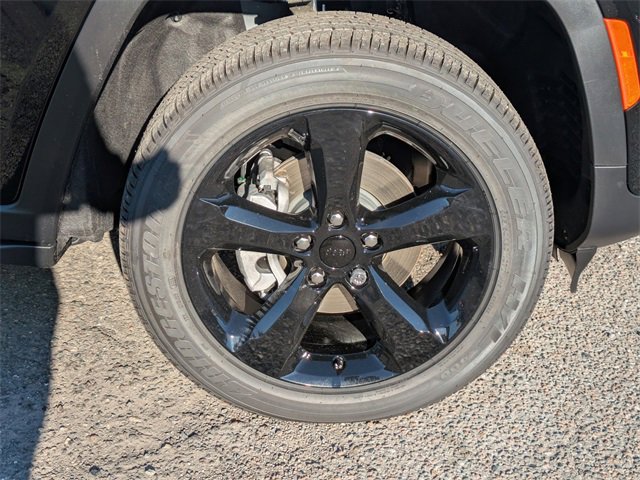 New 2025 Jeep Grand Cherokee Altitude image 10