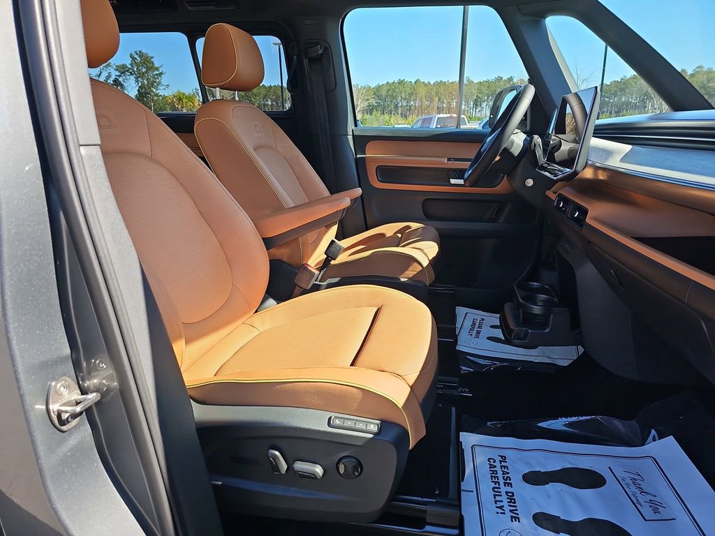 Used 2025 Volkswagen ID. Buzz Pro S Plus image 13