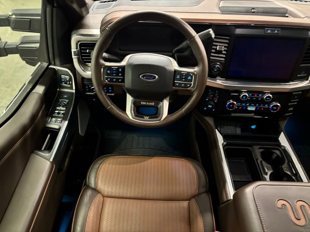 Used 2025 Ford F350 King Ranch w/ FX4 Off-Road Package image 12