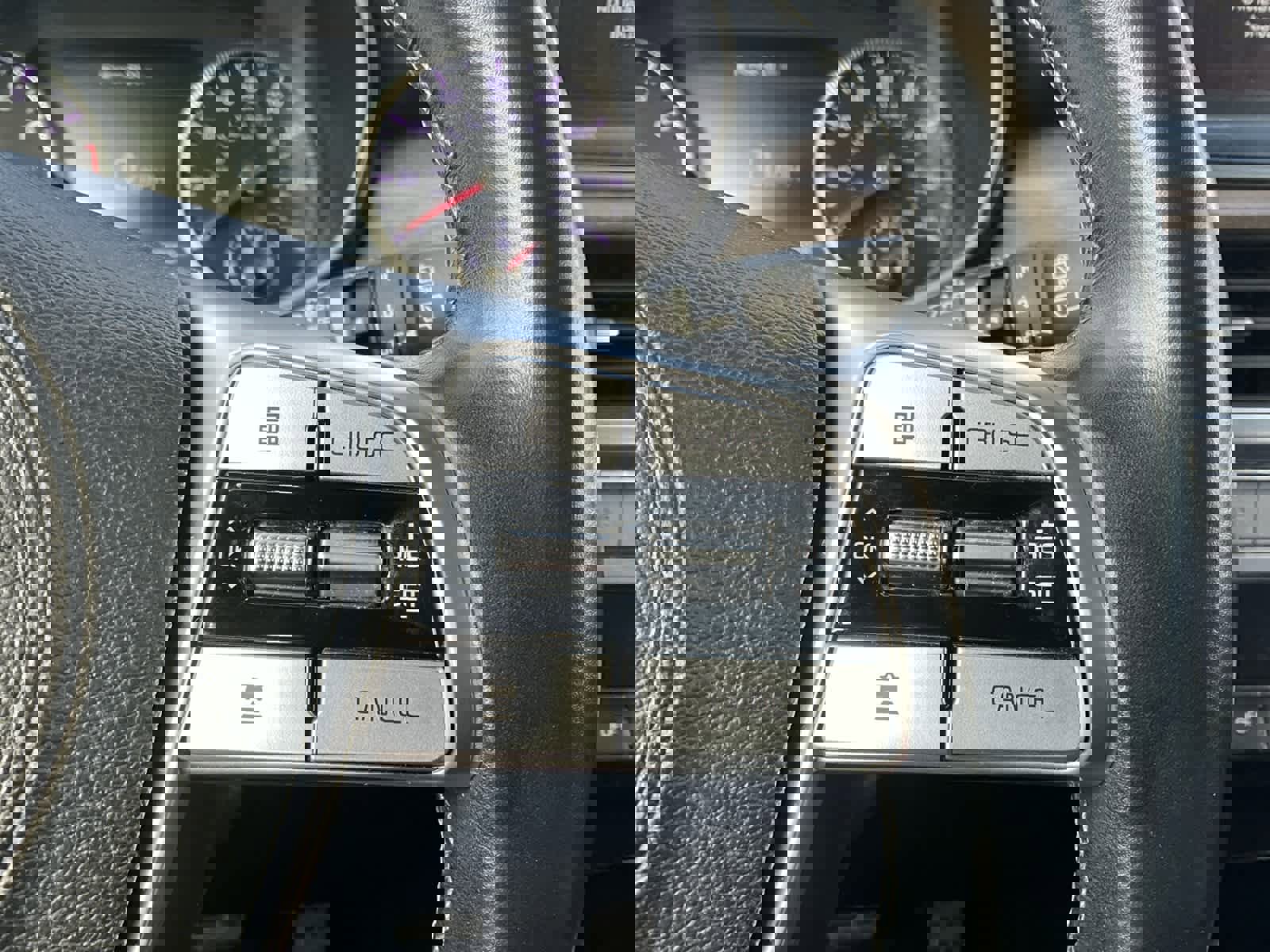 Used 2020 Kia Telluride SX w/ SX Prestige Package image 23