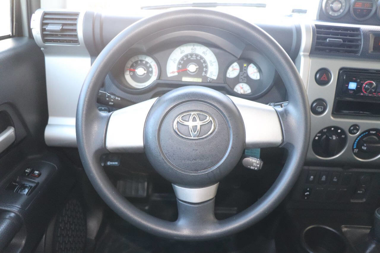 Used 2010 Toyota FJ Cruiser 4WD image 21