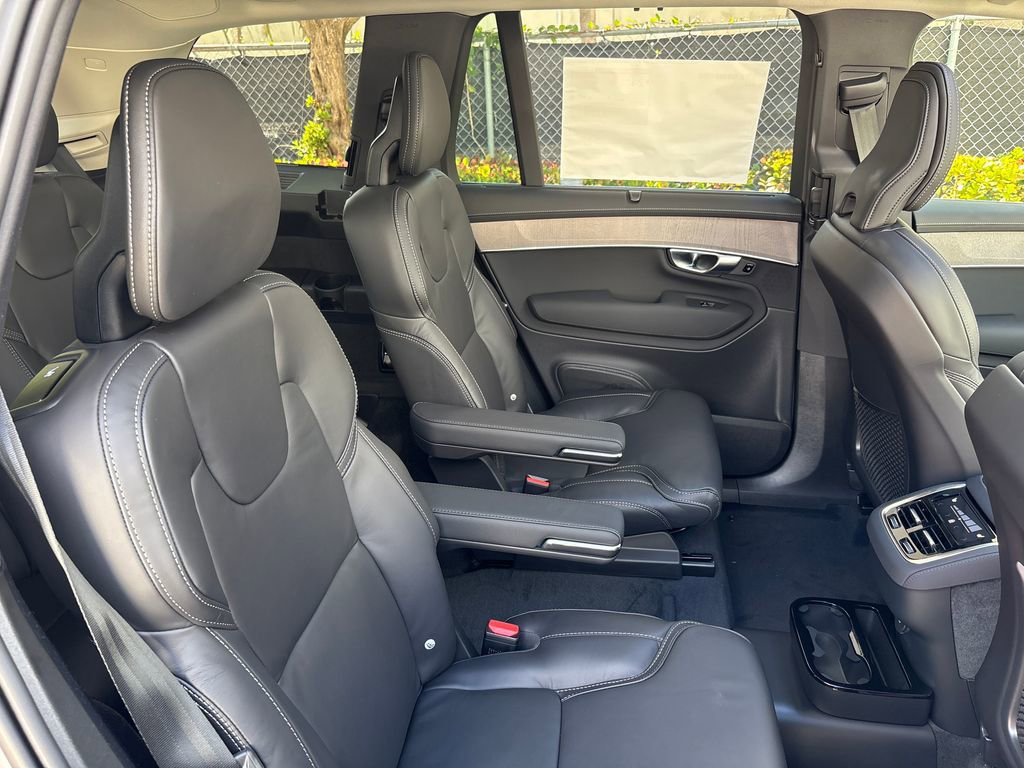 New 2026 Volvo XC90 B5 Ultra image 16