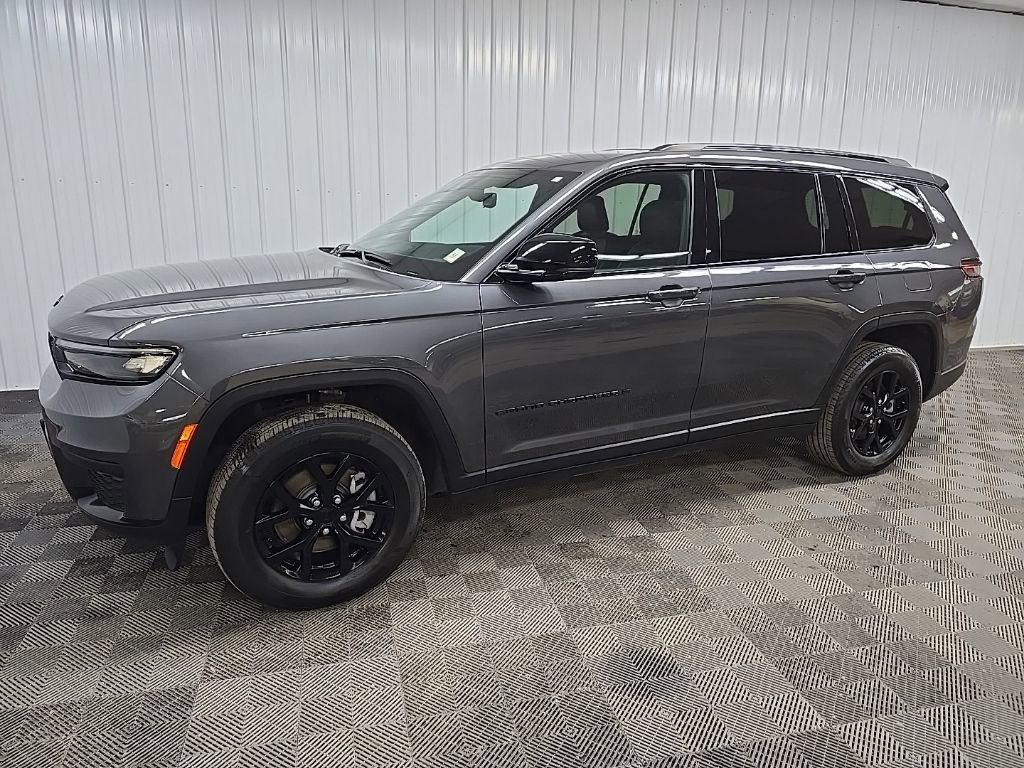 Used 2024 Jeep Grand Cherokee L Laredo image 6