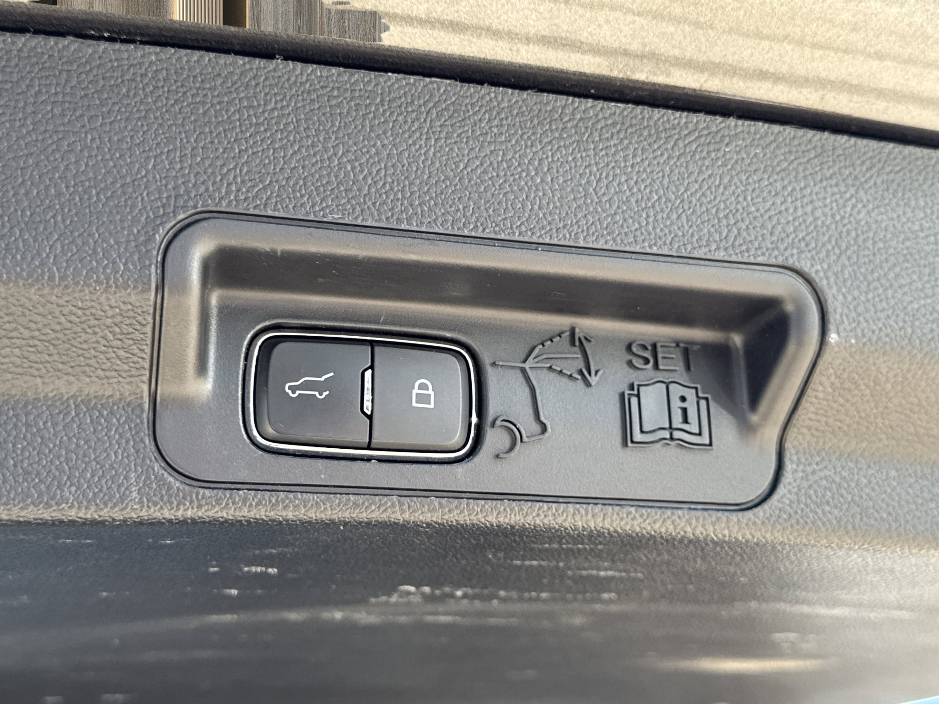 Used 2020 Ford Explorer XLT w/ Equipment Group 202A image 43