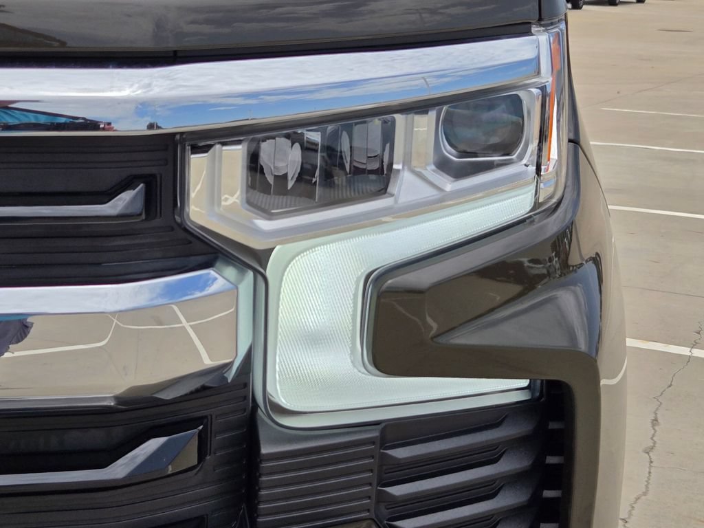 Used 2023 Chevrolet Silverado 1500 LT AWD/4WD image 31