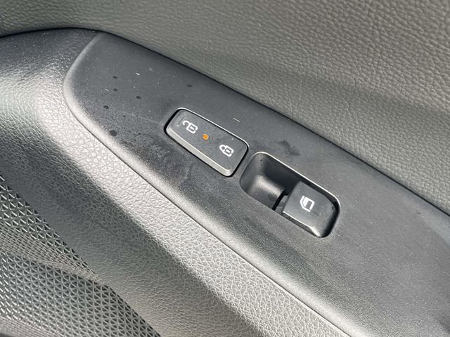 New 2026 Kia Seltos S FWD image 13