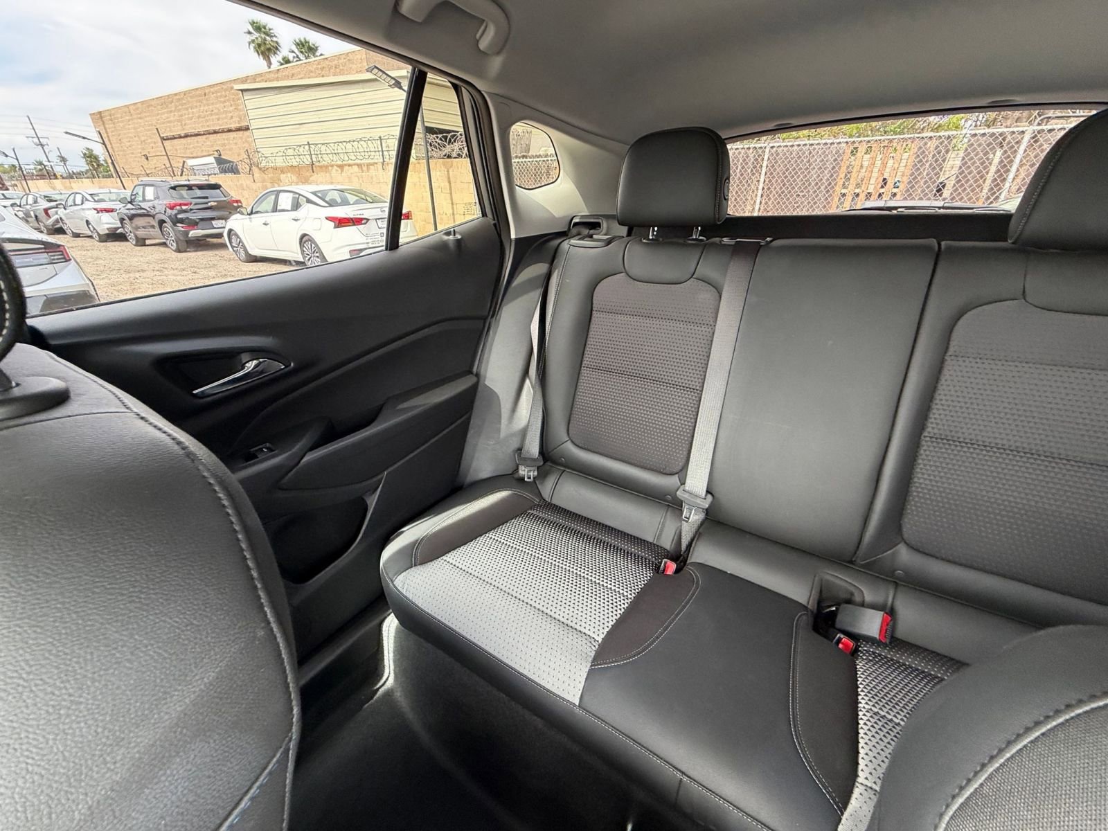 Used 2025 Chevrolet Trax LT image 39