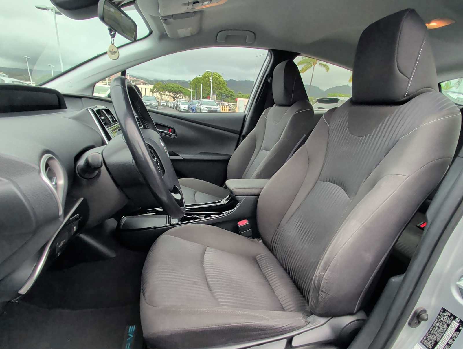 Used 2020 Toyota Prius Prime LE image 13