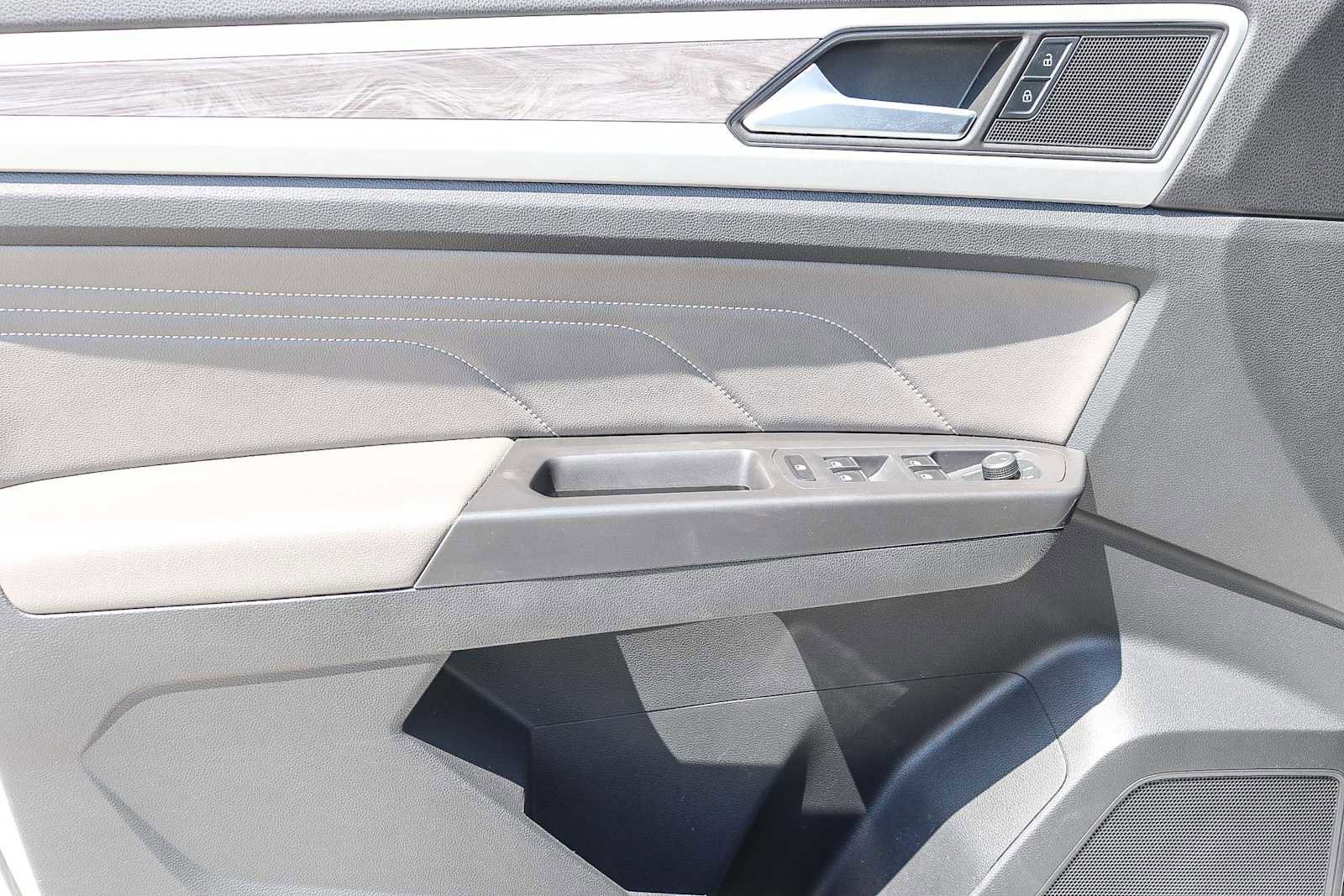 Used 2022 Volkswagen Atlas Cross Sport SE image 21